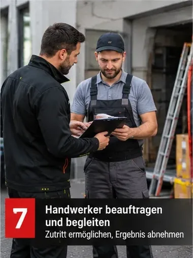 Handwerker beauftragen und begleiten, Zutritt ermöglichen und das Ergebnis abnehmen – Mitarbeiter im Gespräch mit einem Handwerker